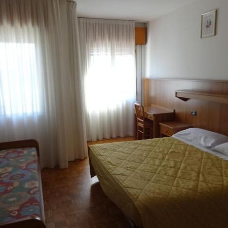 Al Bersagliere Hotel Noale Exterior photo